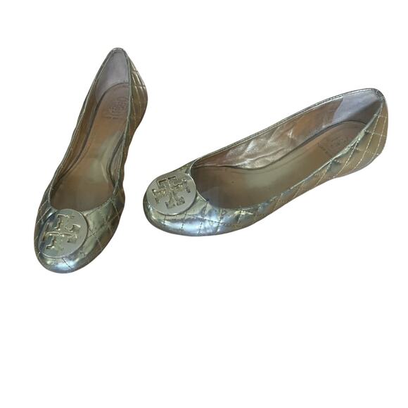 TORY BURCH QUINN QUILTE GOLD PATENT LEATHER BALLET FLATS SIZE 8.5M - Picture 1 of 12